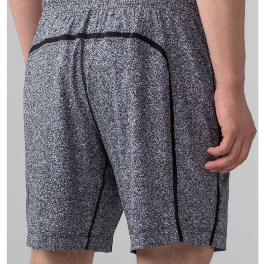 Lululemon Pace Breaker Lined Athletic Short 9" Size Medium - Picture 10 of 10